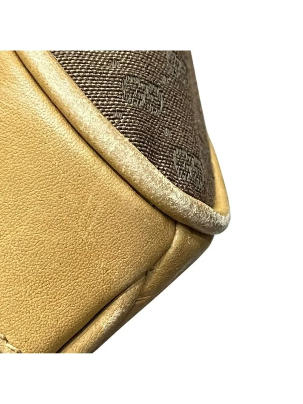 Gucci specifications odors